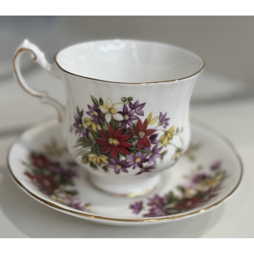 Paragon By Appt‎ Her Majesty The Queen Flower Festival F Teacup and H Saucer Set
